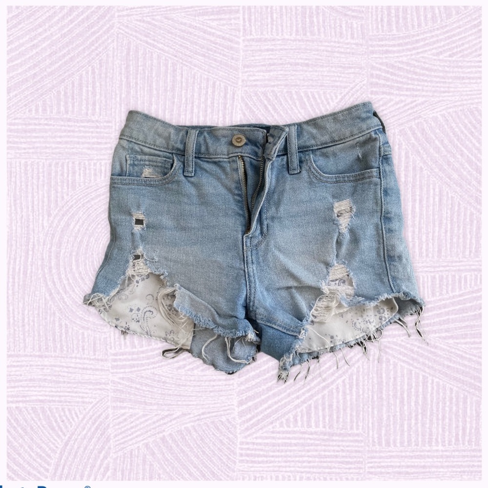 Hollister - High Rise Midi Shorts